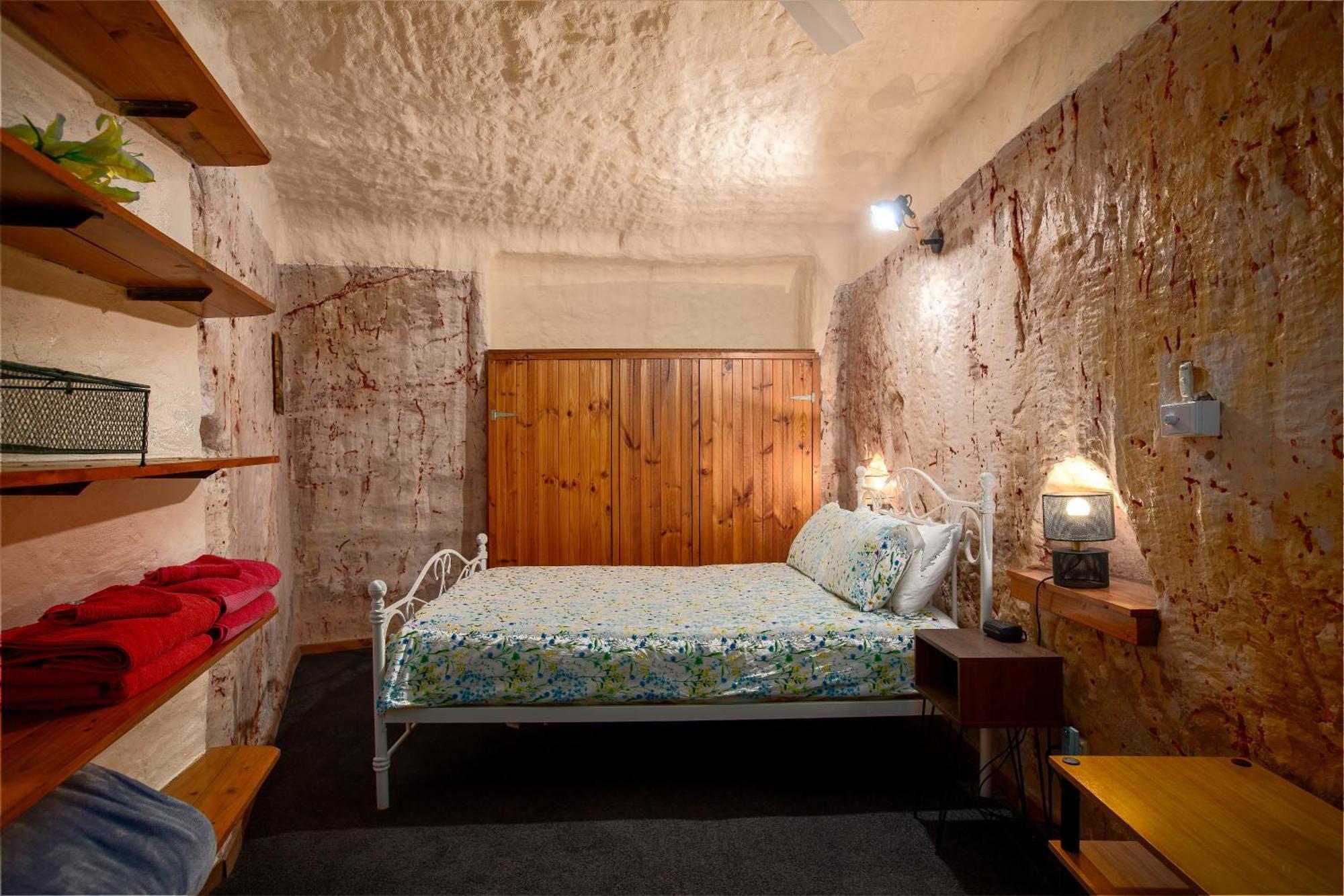 Di'S Dugouts Hotel Coober Pedy Ngoại thất bức ảnh