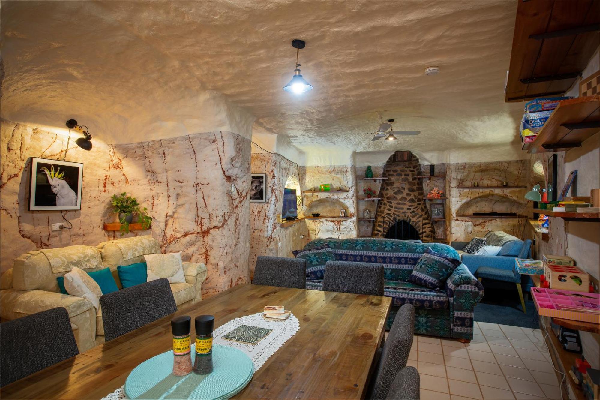 Di'S Dugouts Hotel Coober Pedy Ngoại thất bức ảnh