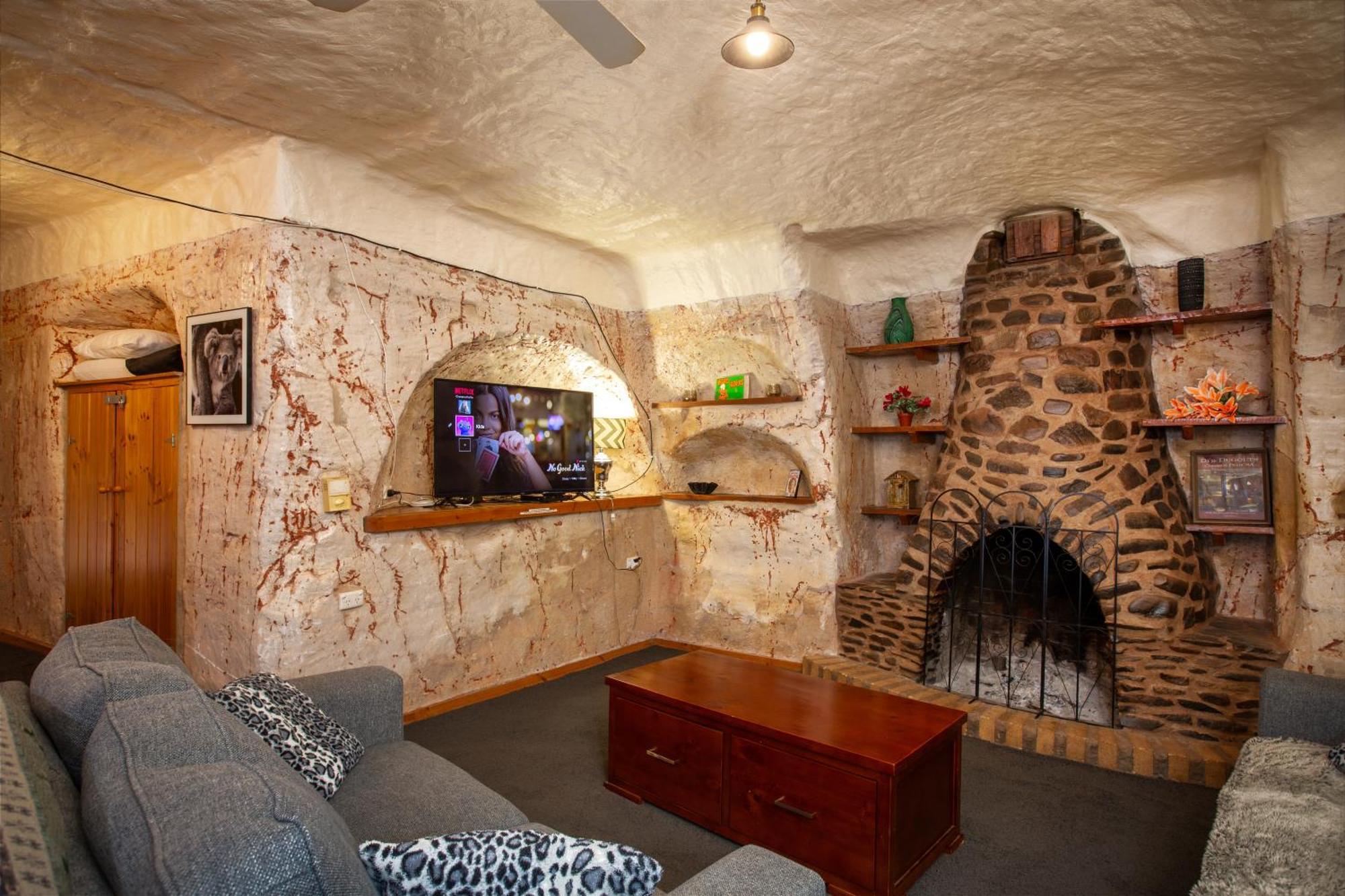 Di'S Dugouts Hotel Coober Pedy Ngoại thất bức ảnh