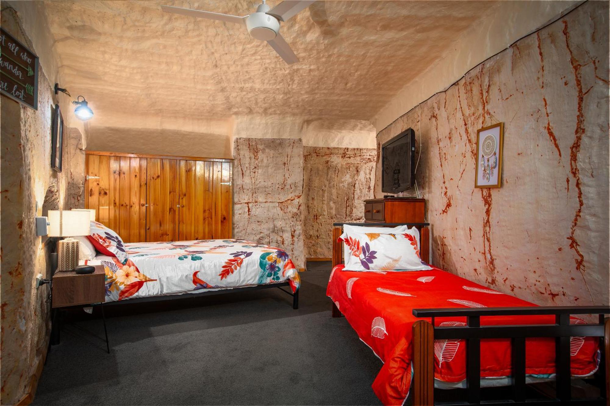 Di'S Dugouts Hotel Coober Pedy Ngoại thất bức ảnh