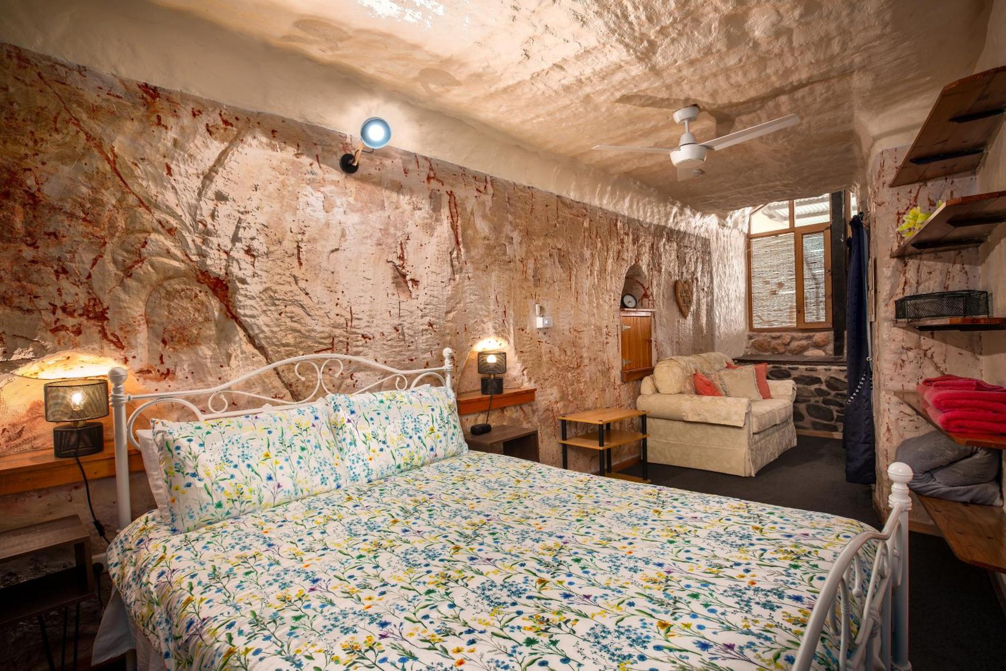 Di'S Dugouts Hotel Coober Pedy Ngoại thất bức ảnh