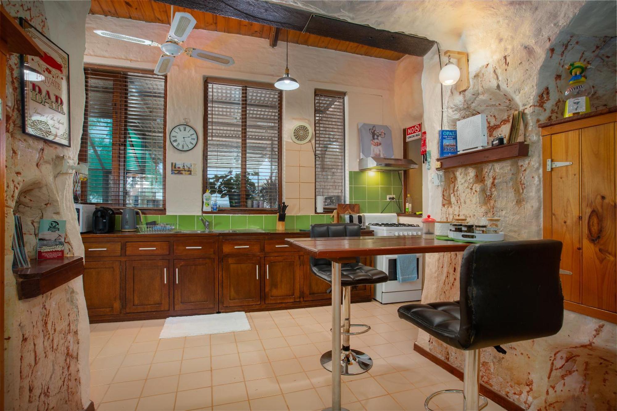 Di'S Dugouts Hotel Coober Pedy Ngoại thất bức ảnh