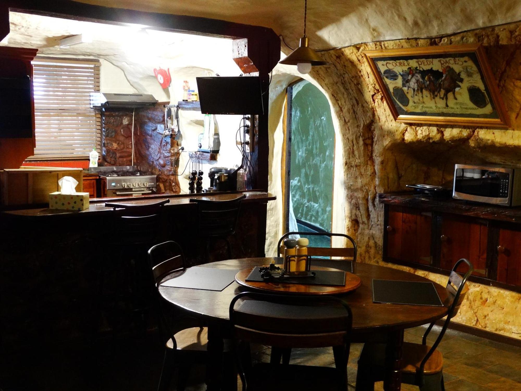 Di'S Dugouts Hotel Coober Pedy Ngoại thất bức ảnh