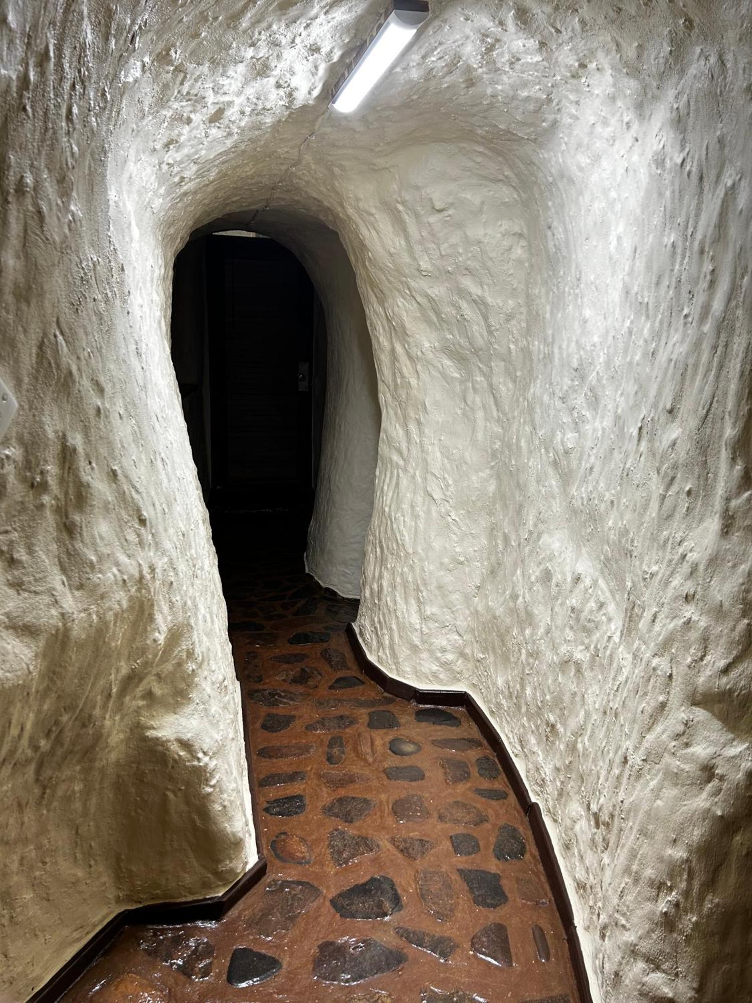 Di'S Dugouts Hotel Coober Pedy Ngoại thất bức ảnh