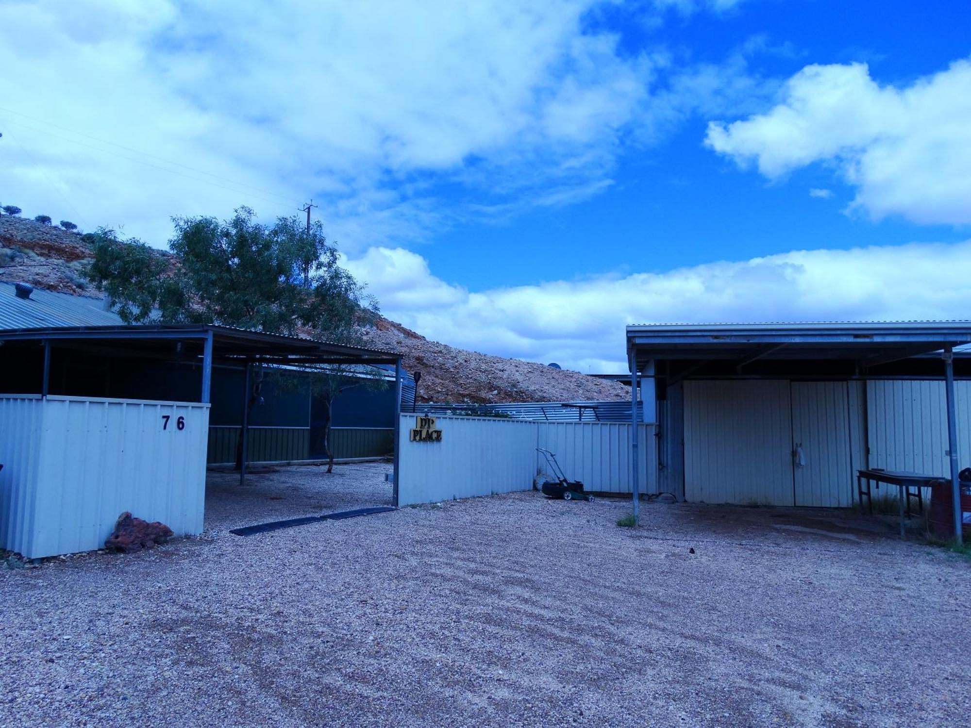 Di'S Dugouts Hotel Coober Pedy Ngoại thất bức ảnh