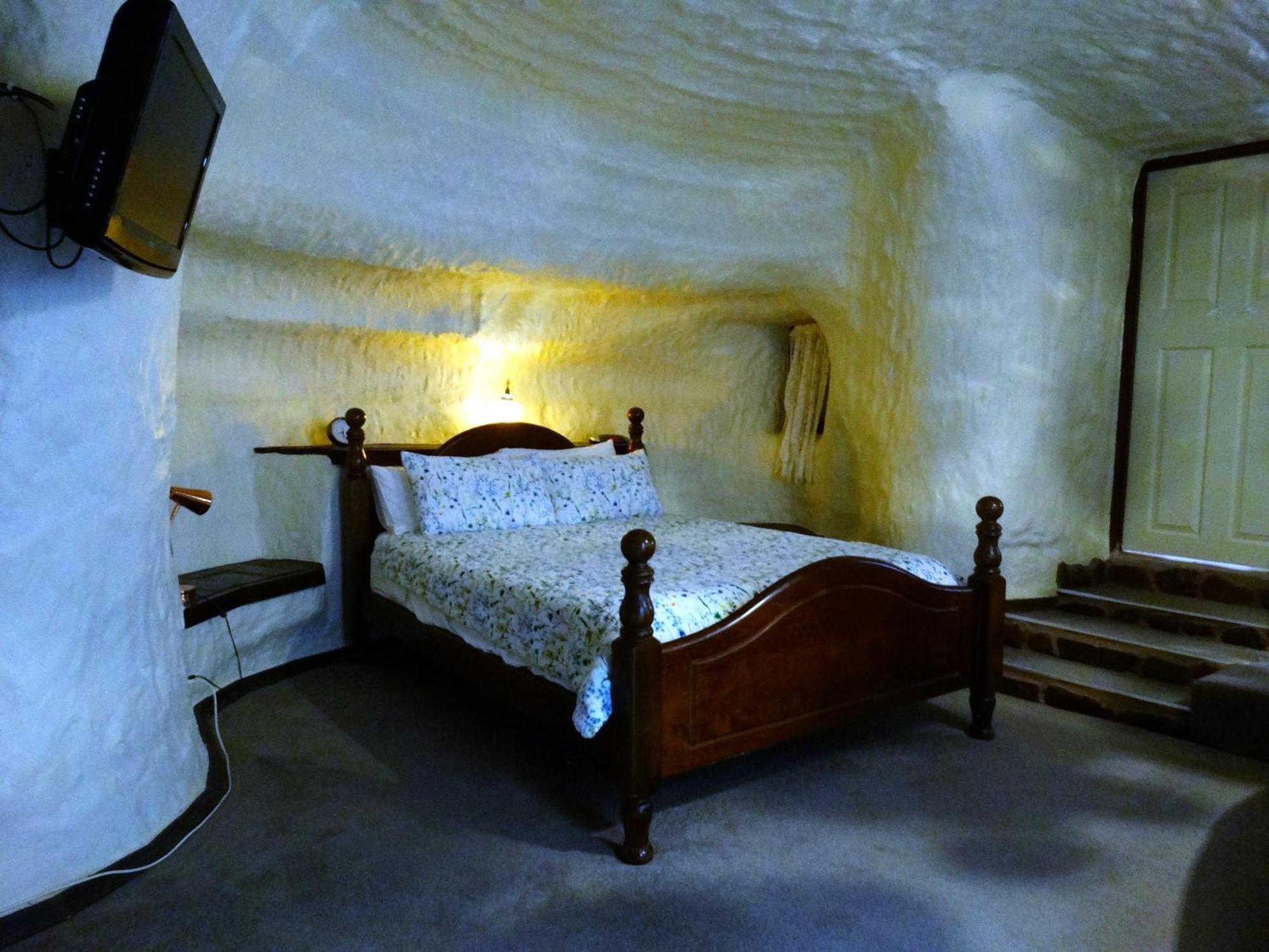 Di'S Dugouts Hotel Coober Pedy Ngoại thất bức ảnh