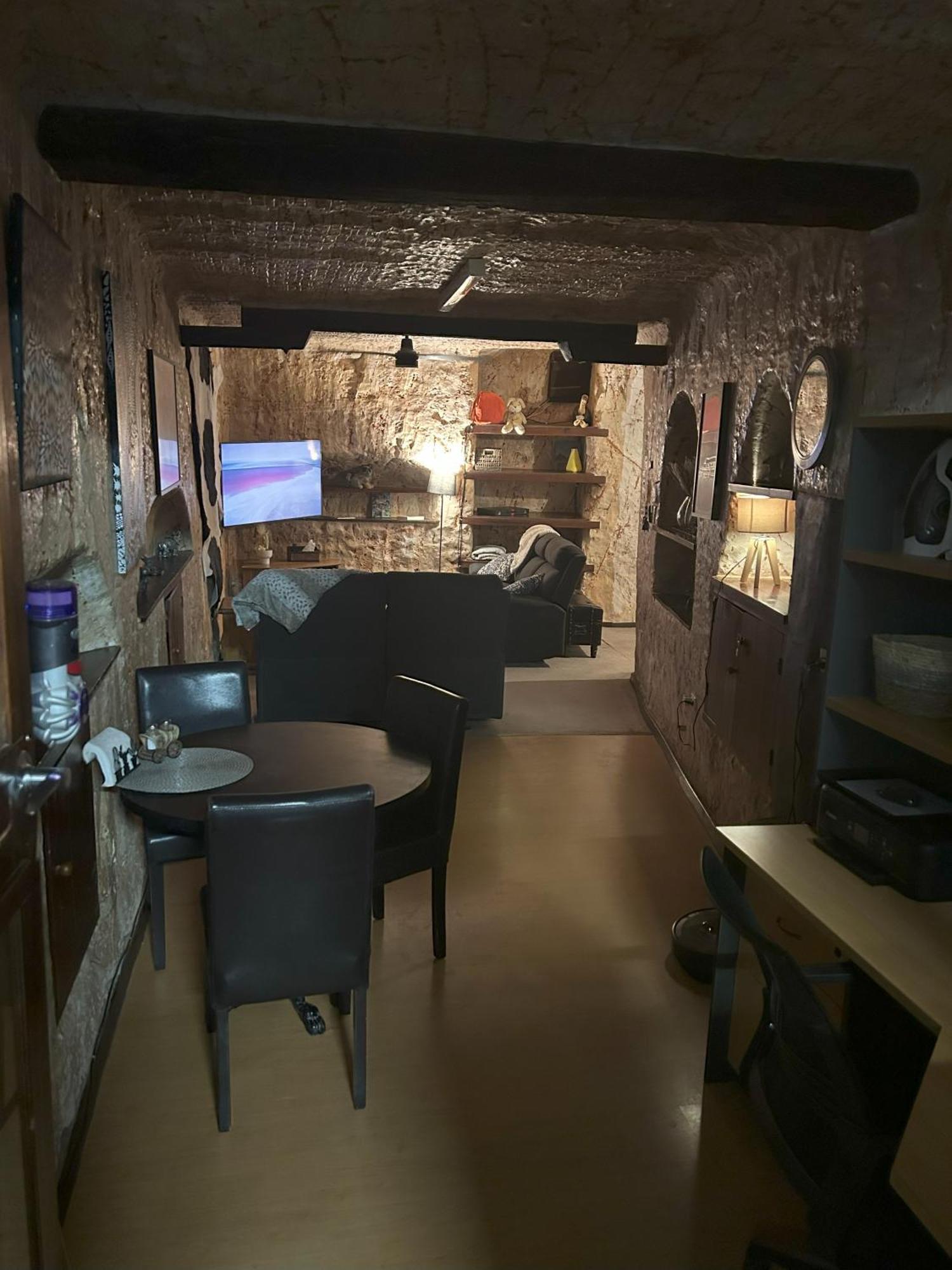 Di'S Dugouts Hotel Coober Pedy Ngoại thất bức ảnh